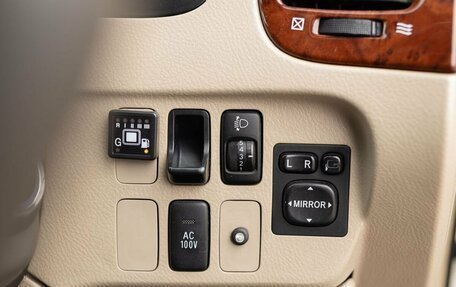 Toyota Ipsum II, 2001 год, 810 000 рублей, 16 фотография
