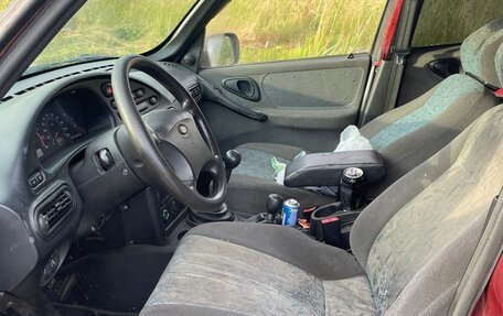 Chevrolet Niva I рестайлинг, 2004 год, 130 000 рублей, 13 фотография