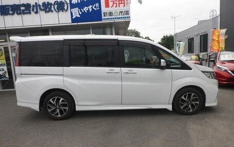Honda Stepwgn IV, 2021 год, 2 150 000 рублей, 5 фотография