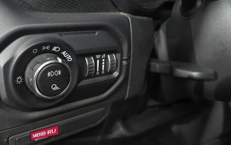 Jeep Gladiator, 2023 год, 6 900 000 рублей, 14 фотография