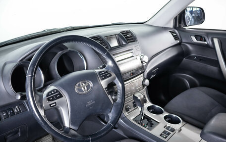 Toyota Highlander III, 2013 год, 1 949 000 рублей, 8 фотография