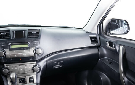 Toyota Highlander III, 2013 год, 1 949 000 рублей, 14 фотография