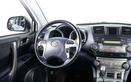 Toyota Highlander III, 2013 год, 1 949 000 рублей, 12 фотография