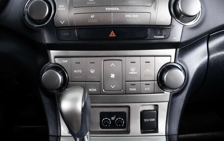 Toyota Highlander III, 2013 год, 1 949 000 рублей, 19 фотография