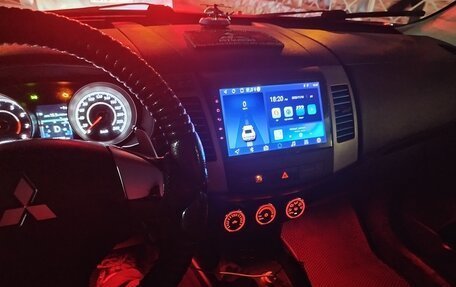 Mitsubishi Outlander III рестайлинг 3, 2011 год, 1 150 000 рублей, 9 фотография