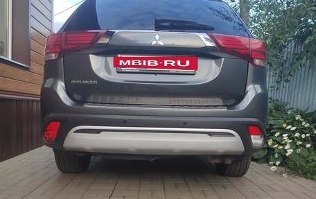 Mitsubishi Outlander III рестайлинг 3, 2020 год, 2 120 000 рублей, 13 фотография
