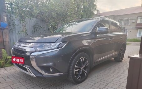Mitsubishi Outlander III рестайлинг 3, 2020 год, 2 120 000 рублей, 15 фотография