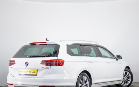 Volkswagen Passat B8 рестайлинг, 2015 год, 1 759 000 рублей, 5 фотография