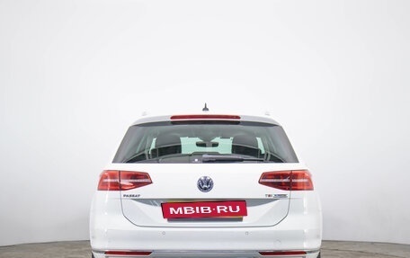 Volkswagen Passat B8 рестайлинг, 2015 год, 1 759 000 рублей, 6 фотография