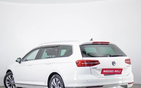 Volkswagen Passat B8 рестайлинг, 2015 год, 1 759 000 рублей, 7 фотография