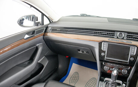Volkswagen Passat B8 рестайлинг, 2015 год, 1 759 000 рублей, 13 фотография