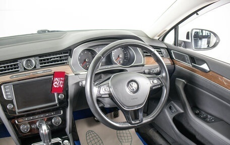 Volkswagen Passat B8 рестайлинг, 2015 год, 1 759 000 рублей, 15 фотография