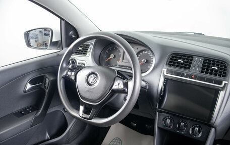 Volkswagen Polo VI (EU Market), 2015 год, 849 000 рублей, 12 фотография