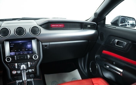 Ford Mustang VI рестайлинг, 2021 год, 3 699 000 рублей, 15 фотография