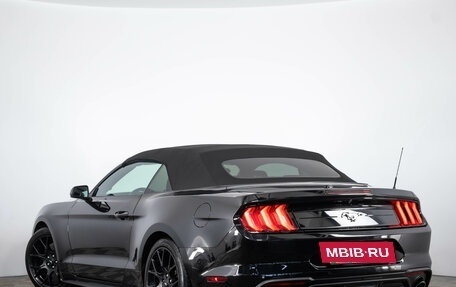 Ford Mustang VI рестайлинг, 2021 год, 3 699 000 рублей, 7 фотография