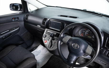 Toyota Wish II, 2005 год, 679 000 рублей, 8 фотография