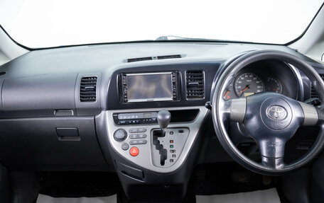 Toyota Wish II, 2005 год, 679 000 рублей, 13 фотография