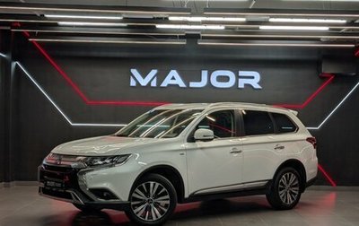Mitsubishi Outlander III рестайлинг 3, 2018 год, 2 750 000 рублей, 1 фотография