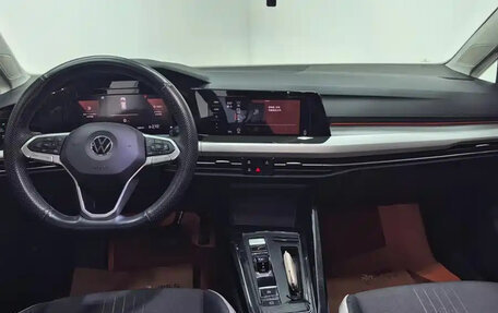 Volkswagen Golf VIII, 2023 год, 1 662 000 рублей, 9 фотография