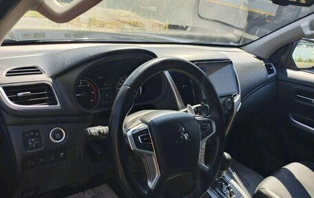 Mitsubishi L200 IV рестайлинг, 2023 год, 3 925 000 рублей, 6 фотография
