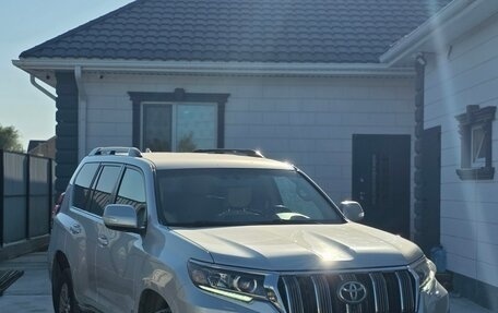 Toyota Land Cruiser Prado 150 рестайлинг 2, 2018 год, 4 750 000 рублей, 3 фотография