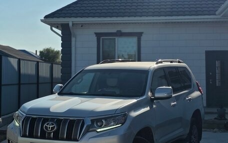 Toyota Land Cruiser Prado 150 рестайлинг 2, 2018 год, 4 750 000 рублей, 2 фотография
