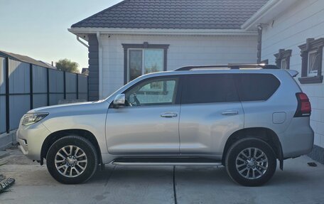 Toyota Land Cruiser Prado 150 рестайлинг 2, 2018 год, 4 750 000 рублей, 8 фотография