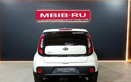 KIA Soul II рестайлинг, 2018 год, 1 580 000 рублей, 5 фотография