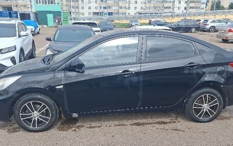 Hyundai Solaris II рестайлинг, 2013 год, 700 000 рублей, 4 фотография