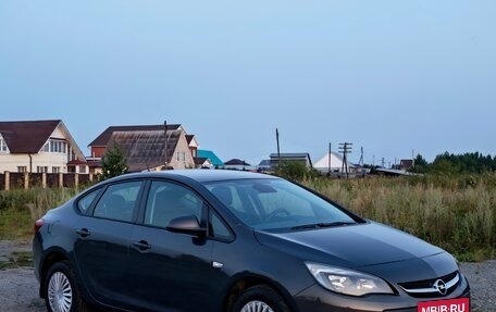 Opel Astra J, 2012 год, 625 000 рублей, 2 фотография
