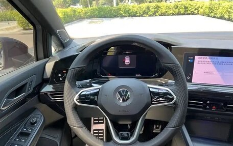 Volkswagen Golf VIII, 2023 год, 1 900 000 рублей, 8 фотография
