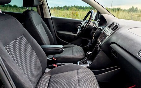 Volkswagen Polo VI (EU Market), 2011 год, 685 000 рублей, 26 фотография