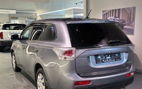 Mitsubishi Outlander III рестайлинг 3, 2013 год, 1 450 000 рублей, 5 фотография