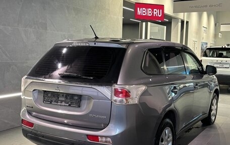 Mitsubishi Outlander III рестайлинг 3, 2013 год, 1 450 000 рублей, 4 фотография