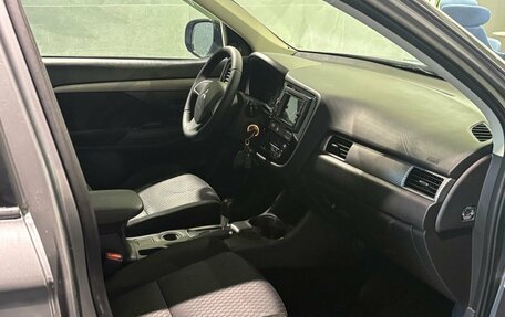 Mitsubishi Outlander III рестайлинг 3, 2013 год, 1 450 000 рублей, 9 фотография