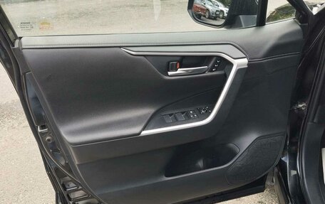 Toyota RAV4, 2021 год, 3 850 000 рублей, 9 фотография