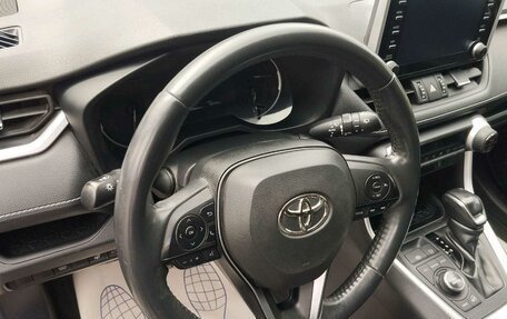 Toyota RAV4, 2021 год, 3 850 000 рублей, 6 фотография