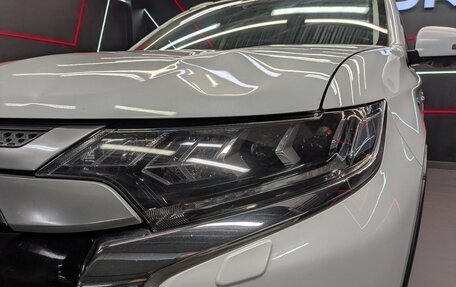 Mitsubishi Outlander III рестайлинг 3, 2018 год, 2 750 000 рублей, 29 фотография