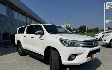 Toyota Hilux VIII, 2016 год, 2 610 000 рублей, 2 фотография