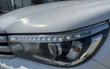 Toyota Hilux VIII, 2016 год, 2 610 000 рублей, 6 фотография