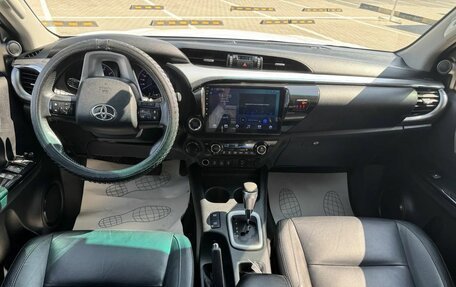 Toyota Hilux VIII, 2016 год, 2 610 000 рублей, 5 фотография