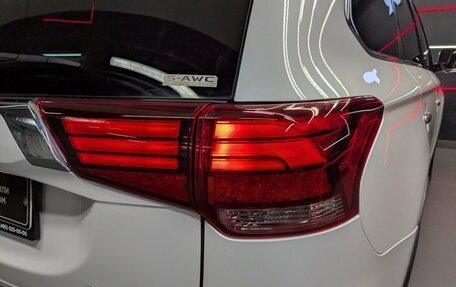 Mitsubishi Outlander III рестайлинг 3, 2018 год, 2 750 000 рублей, 25 фотография