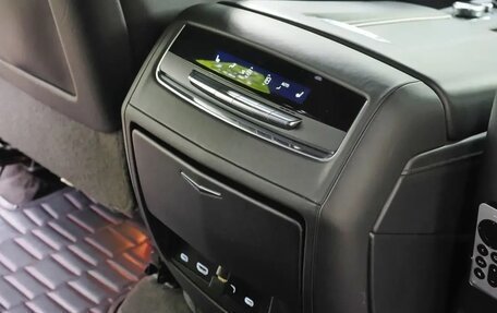 Cadillac Escalade V, 2022 год, 15 000 000 рублей, 9 фотография