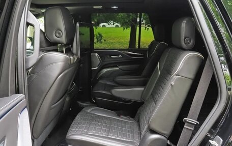 Cadillac Escalade V, 2022 год, 15 000 000 рублей, 10 фотография