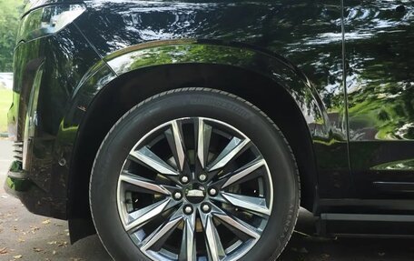Cadillac Escalade V, 2022 год, 15 000 000 рублей, 3 фотография
