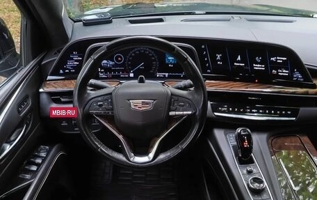 Cadillac Escalade V, 2022 год, 15 000 000 рублей, 17 фотография