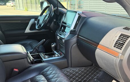 Toyota Land Cruiser 200, 2017 год, 6 900 000 рублей, 8 фотография