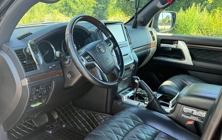 Toyota Land Cruiser 200, 2017 год, 6 900 000 рублей, 7 фотография