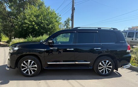 Toyota Land Cruiser 200, 2017 год, 6 900 000 рублей, 2 фотография