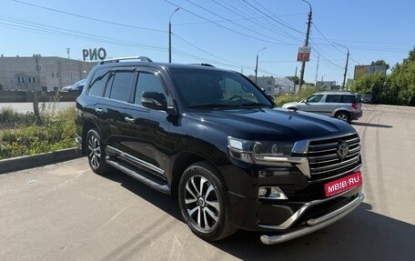 Toyota Land Cruiser 200, 2017 год, 6 900 000 рублей, 3 фотография